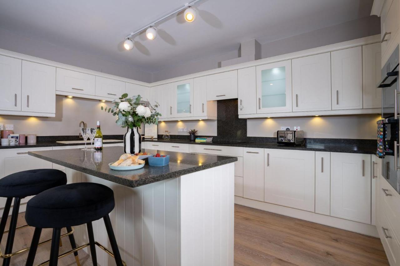 Brand New - Contemporary - 2 Bedroom - 2 Bathroom - Spacious Apartment - Lake Views Ambleside Exteriör bild