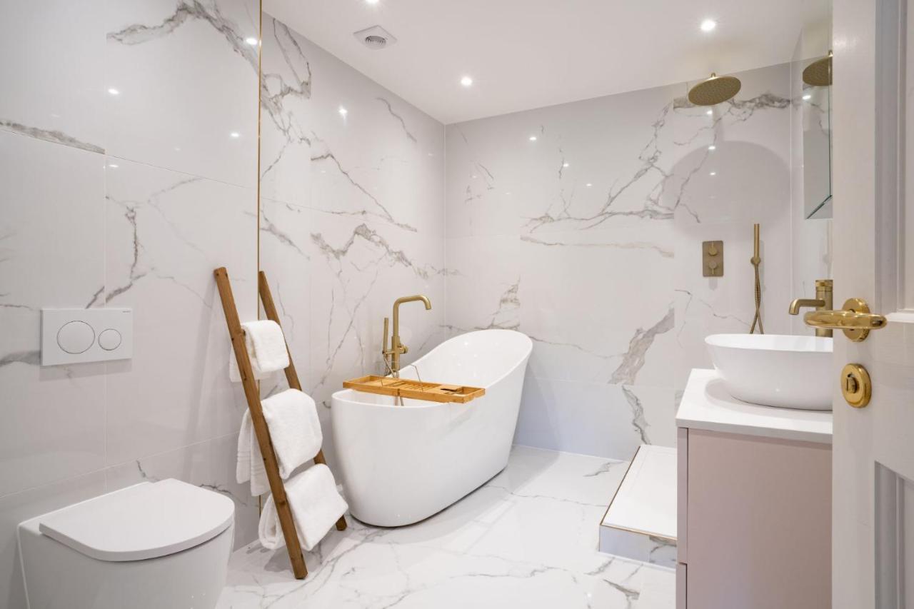 Brand New - Contemporary - 2 Bedroom - 2 Bathroom - Spacious Apartment - Lake Views Ambleside Exteriör bild